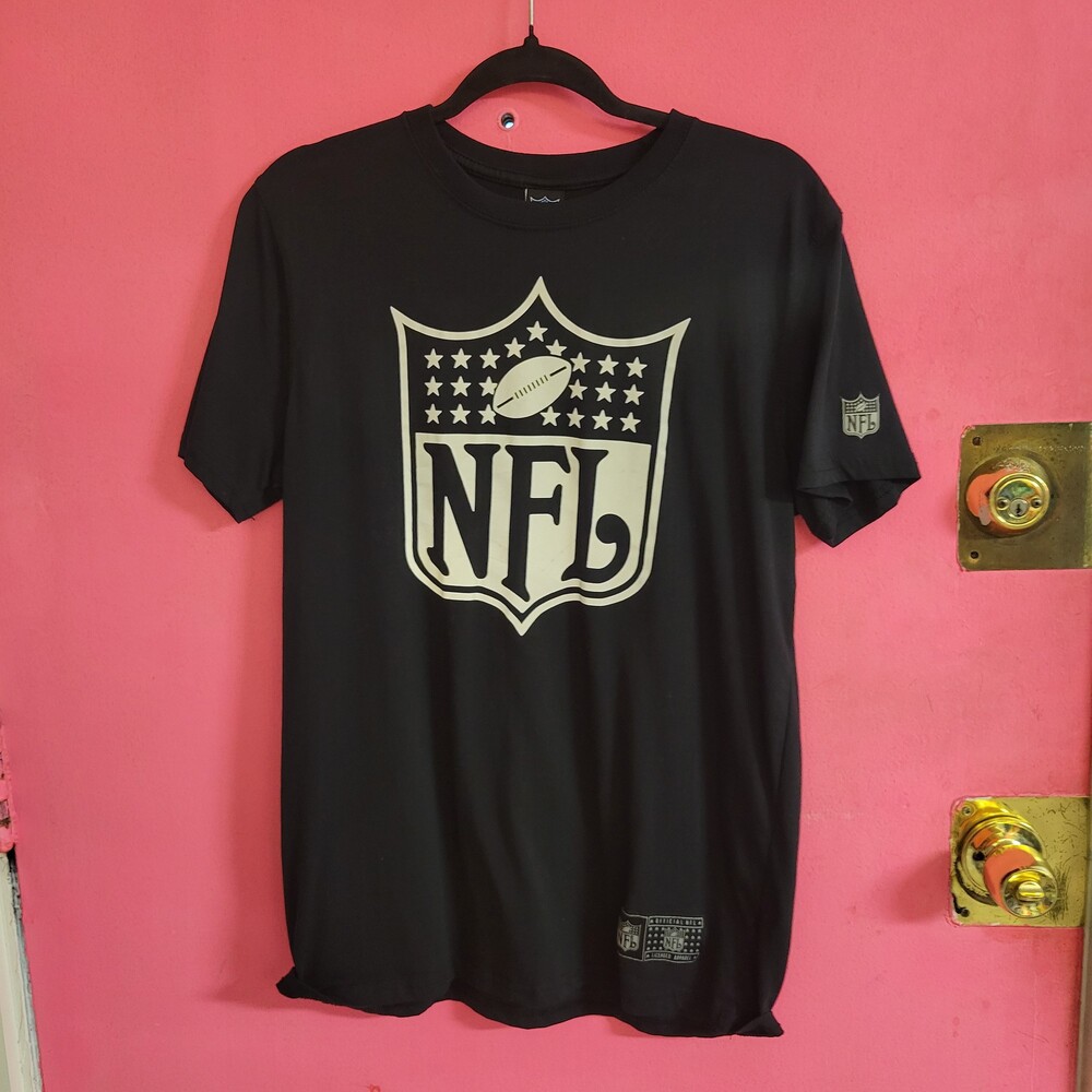 NFL XL Black Cotton T-Shirt with Large NFL Logo and Sleeve Patch